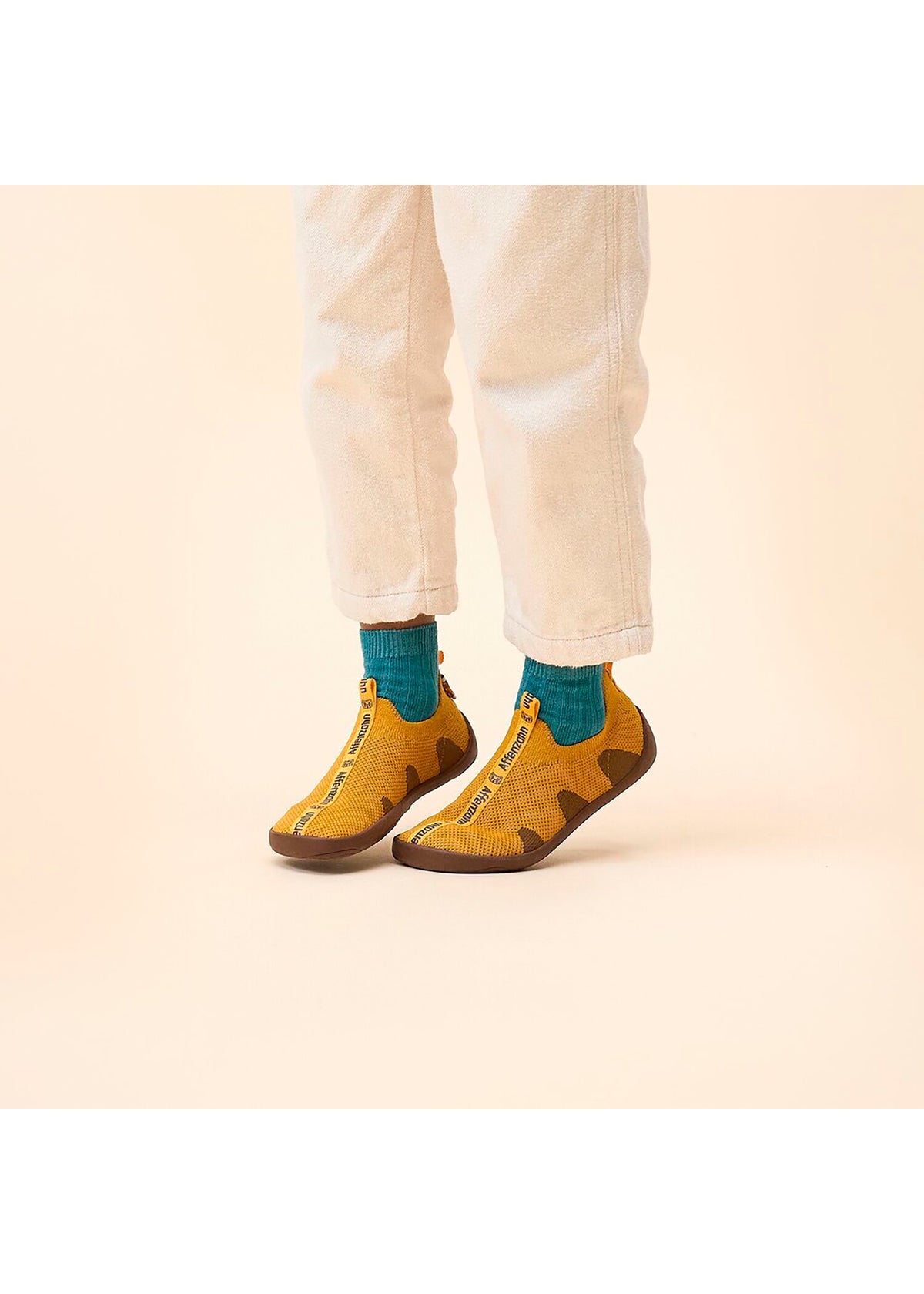Lasten nauhattomat paljasjalkatennarit - Slipper Knit Flinky Tiger, keltainen, vegaaninen