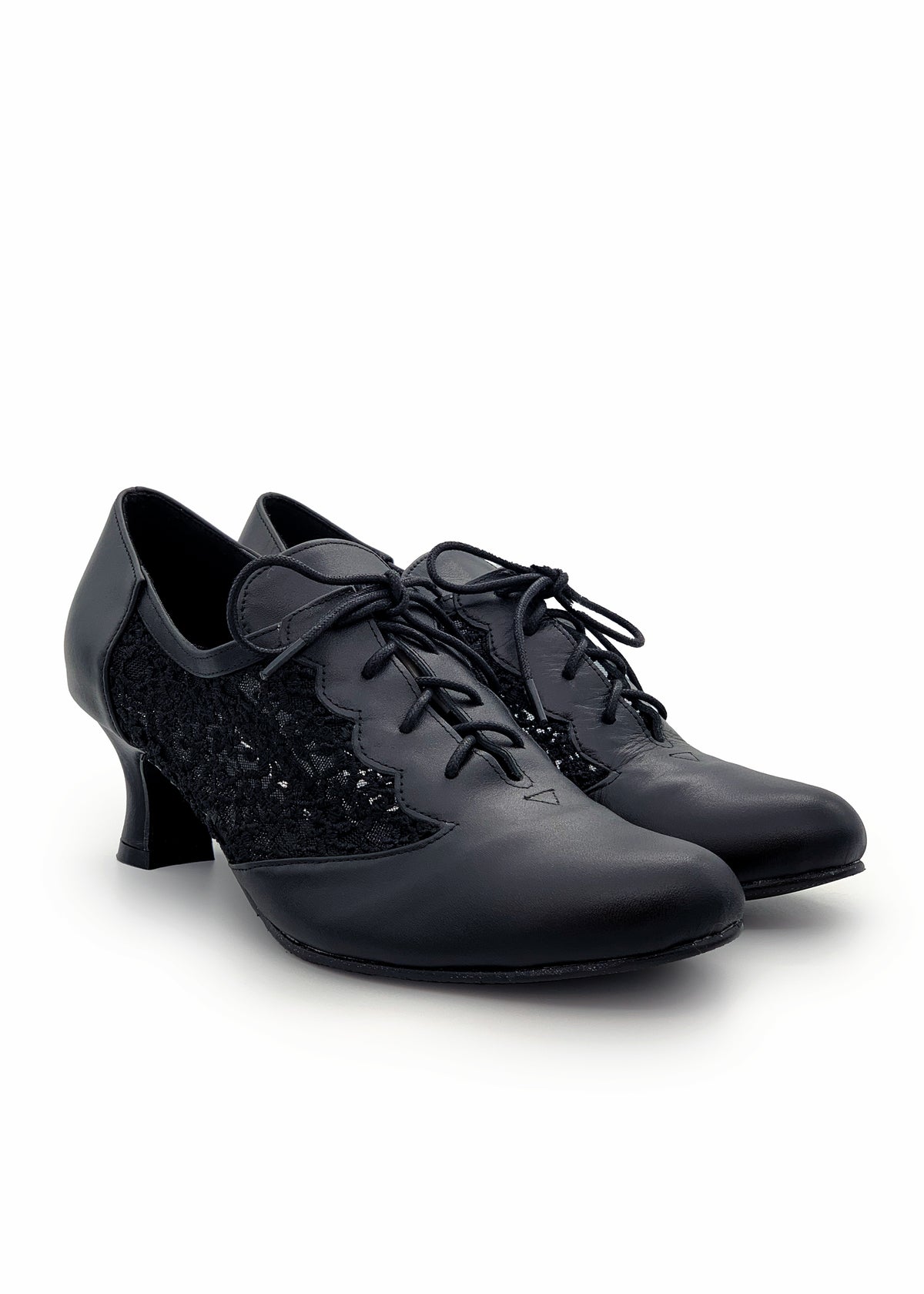 Festive walking shoes with low heel - black leather, lace sides