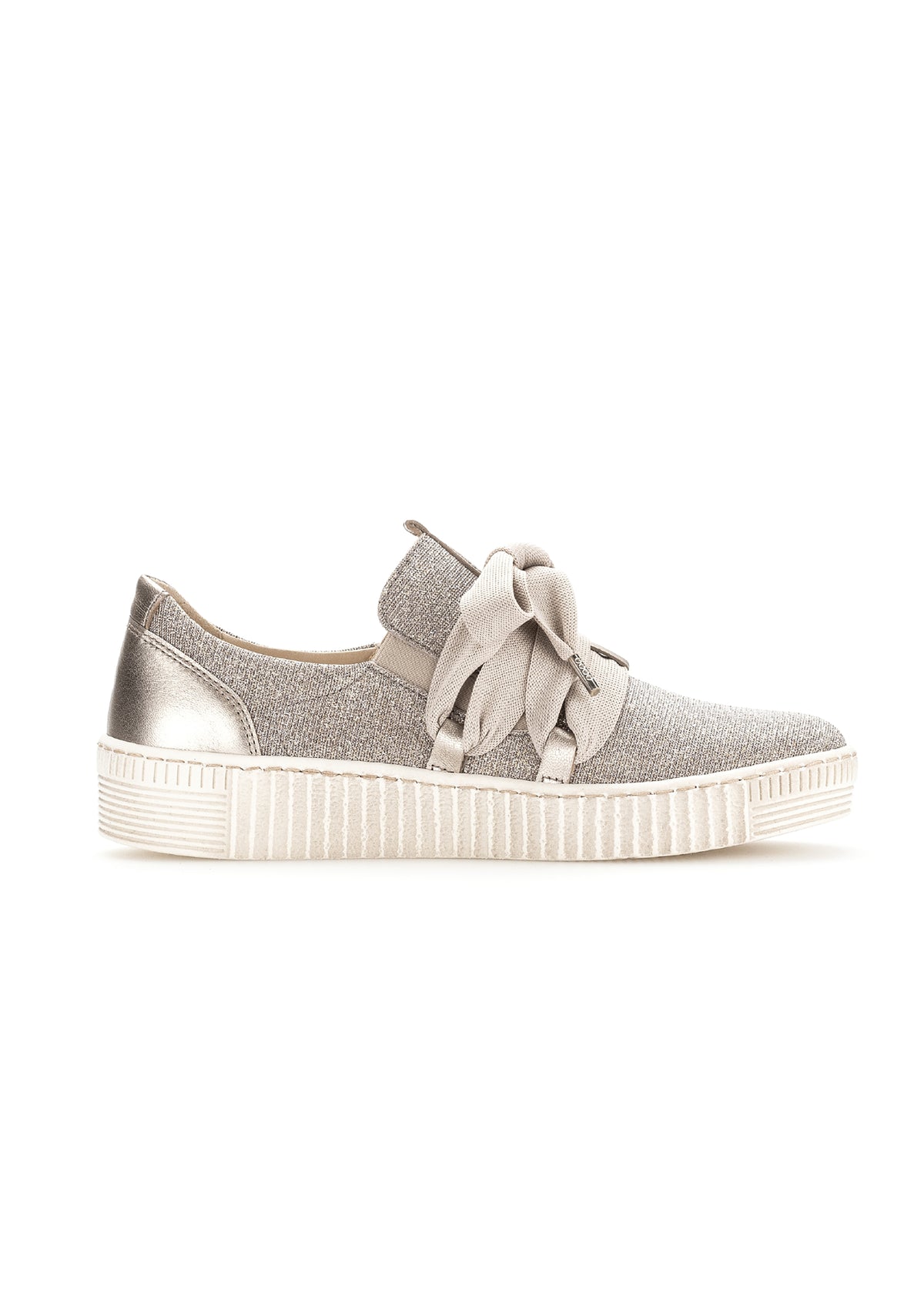 Sneakers med tjock sula - glittrande guldfärgat tyg, breda snören