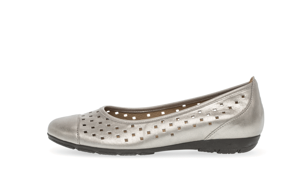 Ballet flats - shining platinum, perforated pattern