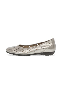Ballet flats - shining platinum, perforated pattern
