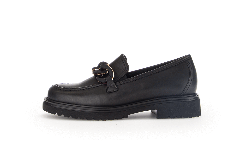 Loaferit paksulla pohjalla - musta nahka, lenkkikoriste