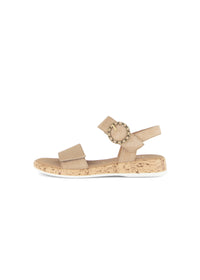 Sandaalit matalalla kiilapohjalla - beige nahka, tarraremmit, koristesolki