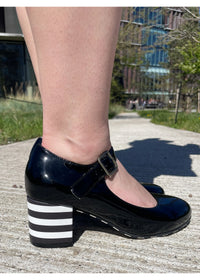 High heels with block heel - Eve Kawaii, shiny black, vegan