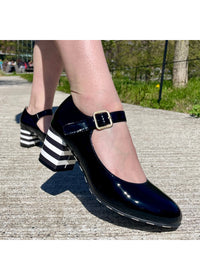 High heels with block heel - Eve Kawaii, shiny black, vegan