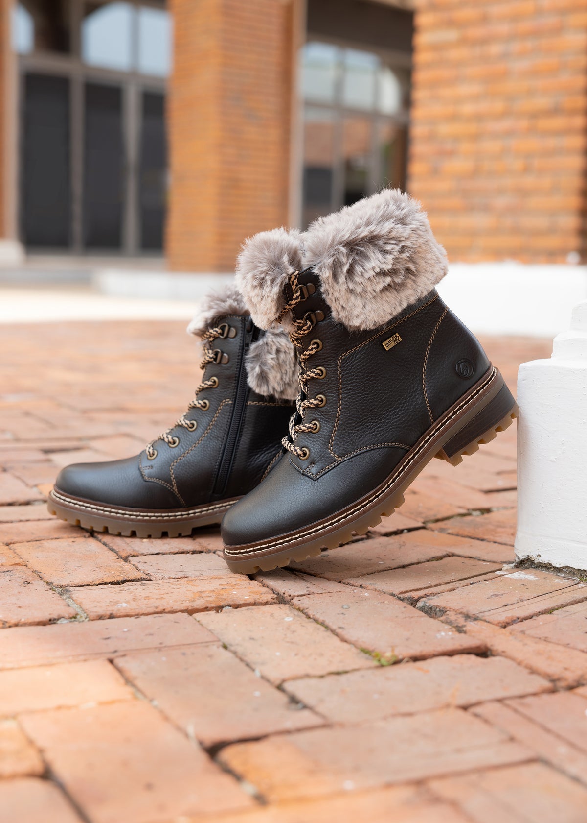 Winter shoes with friction sole - black, Remonte-TEX