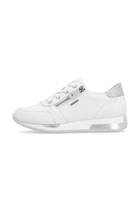 Sneakers med liten kilklack - vit, silverfärgade detaljer, utbytbara blomsterband