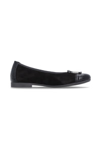 Ballet flats - black leather, black shiny toe and decoration