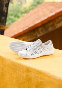 Walking shoes - perforated white leather