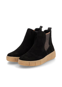 Chelsea ankle boots with thick sole - black leather, light brown sole