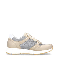 Sneakers med kilklack - guldigt läder, nätväv, elastiska snören