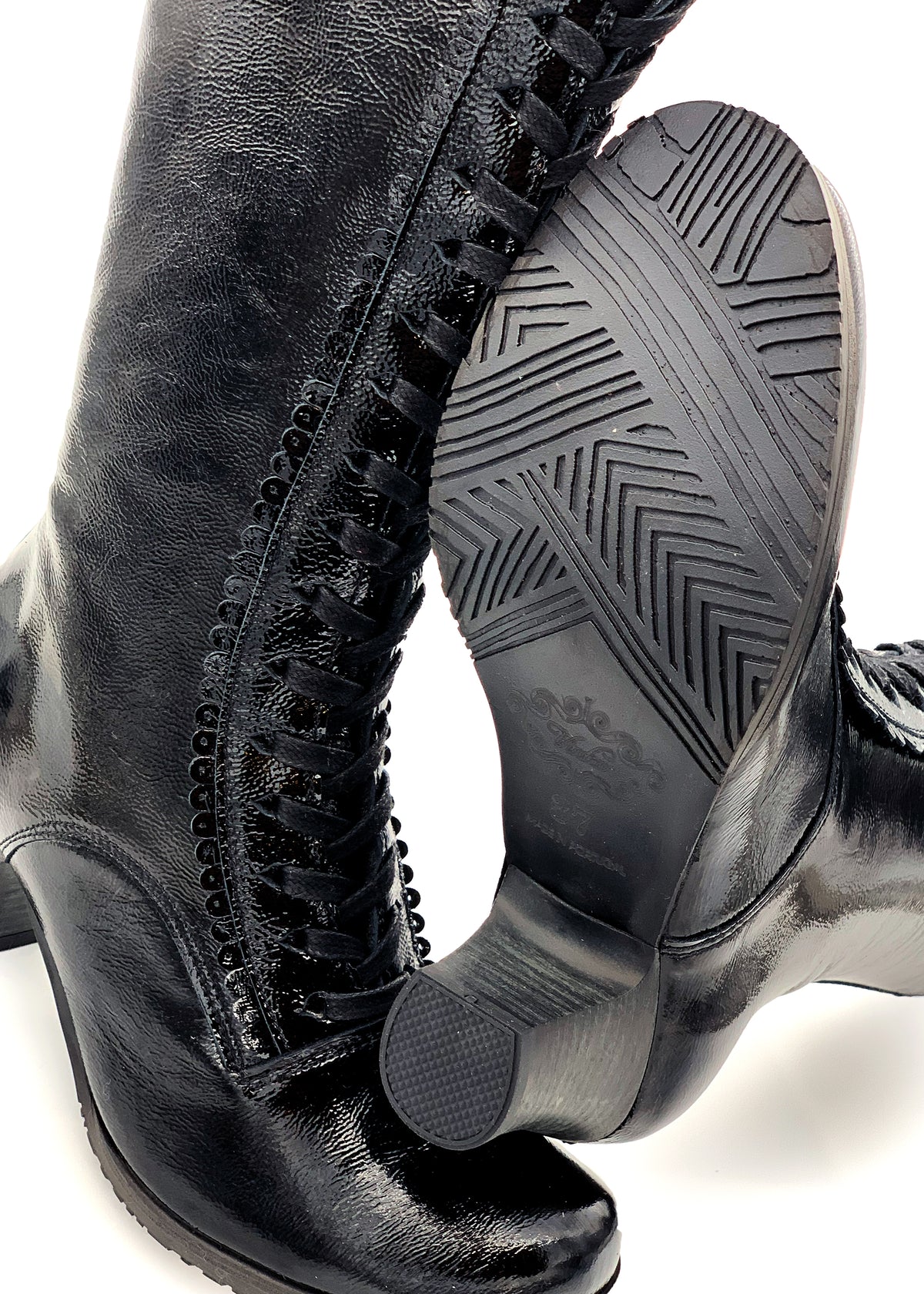 Heeled boots - Linnea, black patent leather, laces